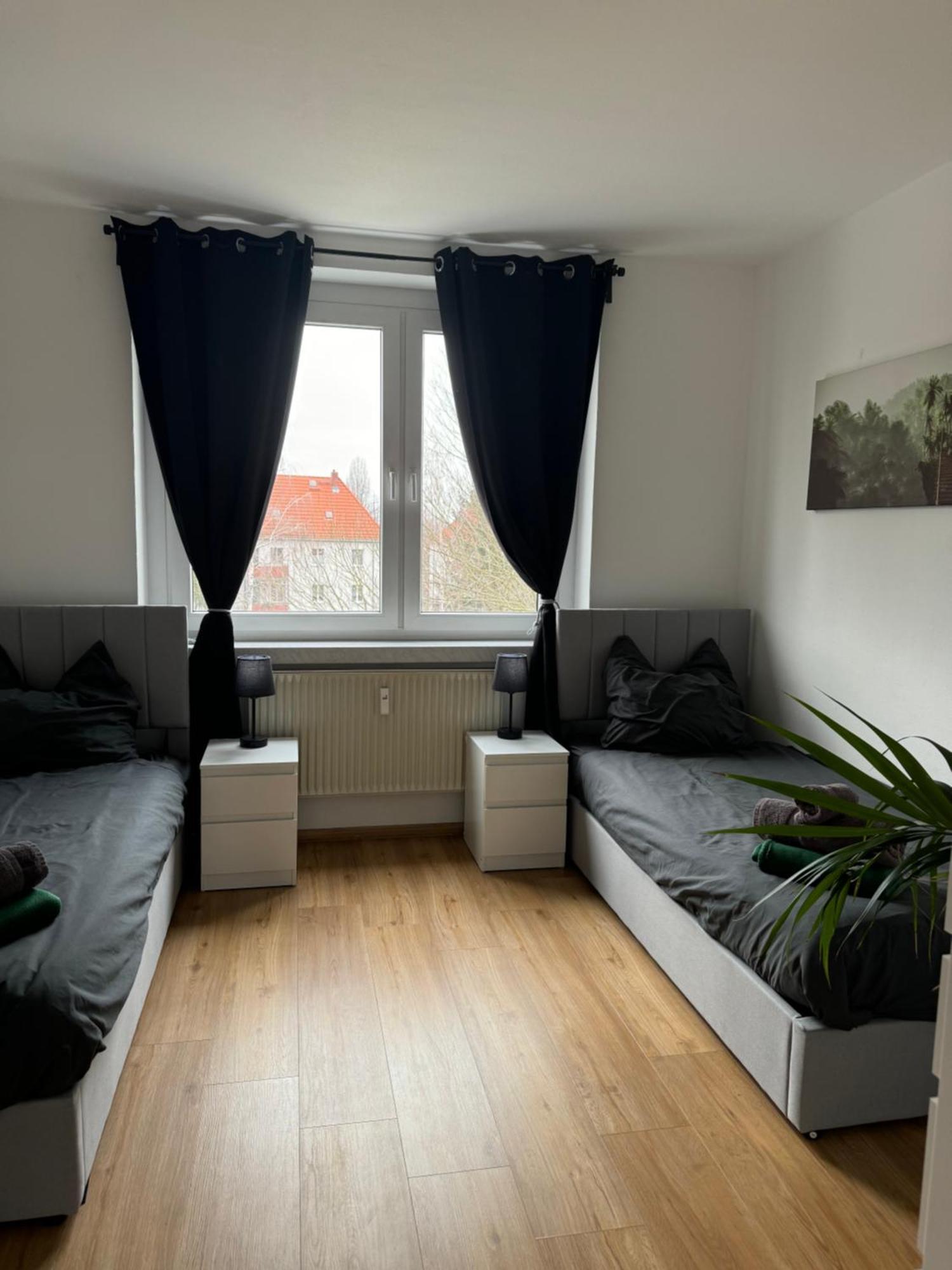 Monteur-& Ferienwohnung Eichmann ドレスデン エクステリア 写真